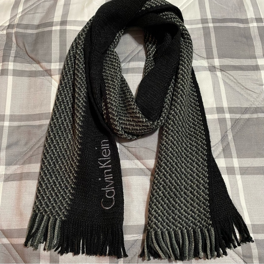 Calvin Klein Black & Gray Reversible Logo Scarf Houndstooth Knit Acrylic Unisex